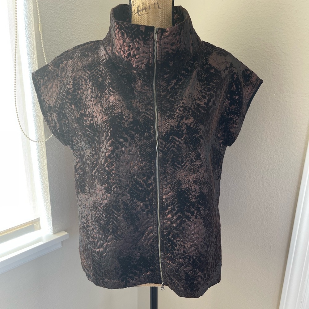 NWT bryn Walker Textured Black and Bronze Zip-Up Vest. Size XXS.